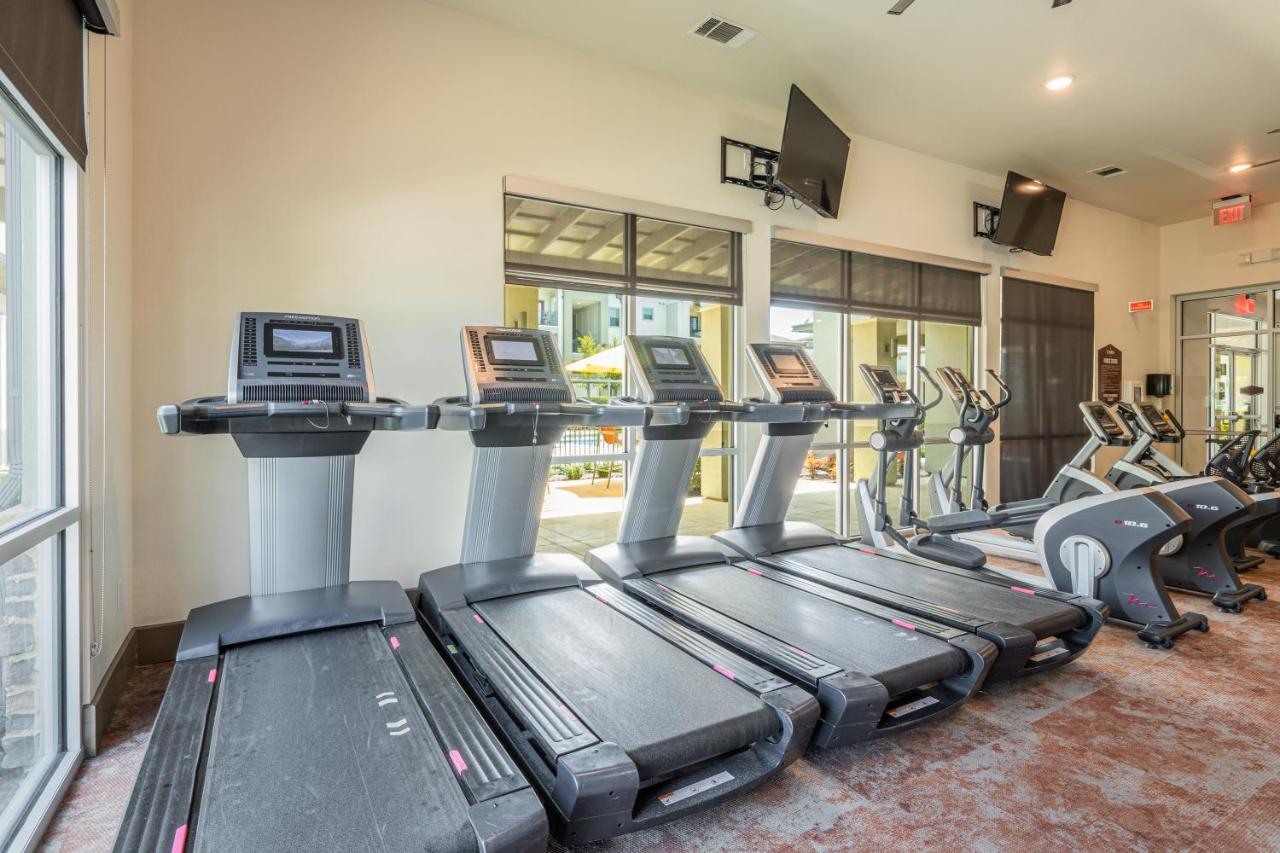 Luxe 3B/2B Getaway - Pool, Gym, Parking, Pet Wash Apartment Leander Ngoại thất bức ảnh