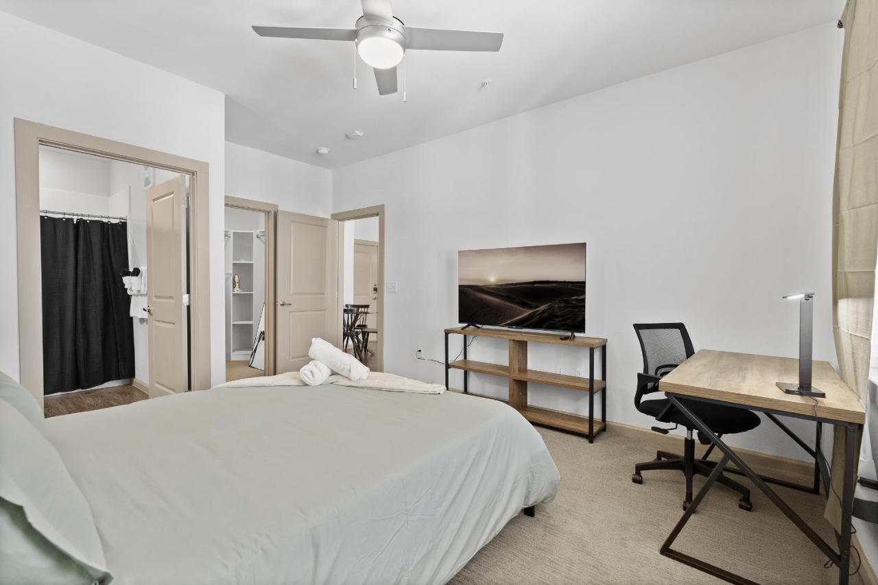 Luxe 3B/2B Getaway - Pool, Gym, Parking, Pet Wash Apartment Leander Ngoại thất bức ảnh