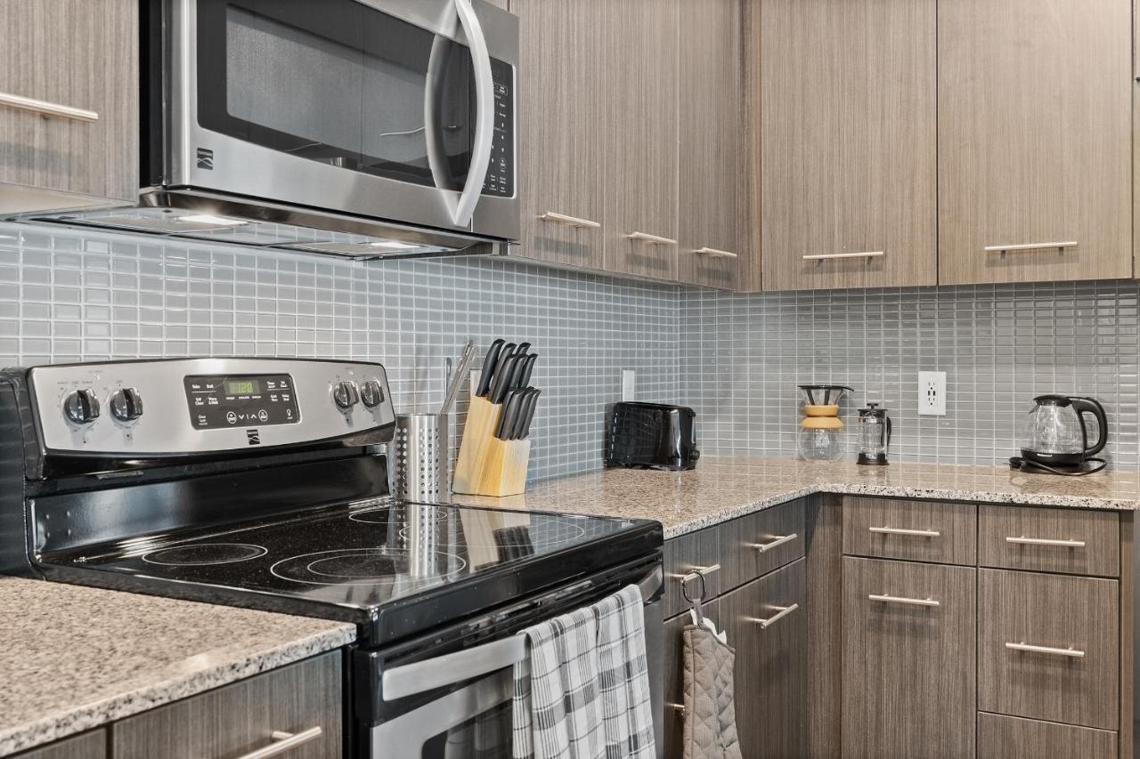 Luxe 3B/2B Getaway - Pool, Gym, Parking, Pet Wash Apartment Leander Ngoại thất bức ảnh