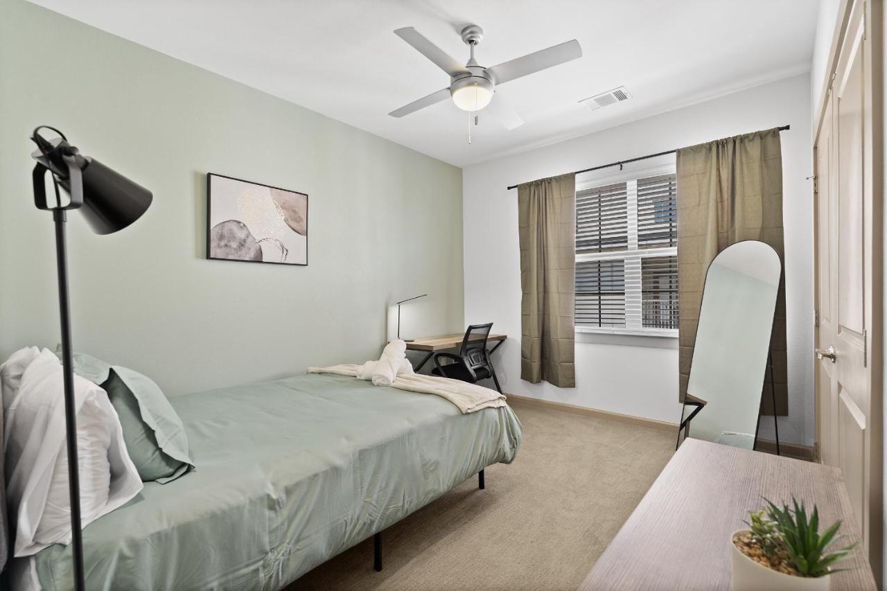 Luxe 3B/2B Getaway - Pool, Gym, Parking, Pet Wash Apartment Leander Ngoại thất bức ảnh