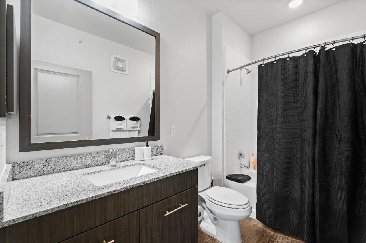 Luxe 3B/2B Getaway - Pool, Gym, Parking, Pet Wash Apartment Leander Ngoại thất bức ảnh