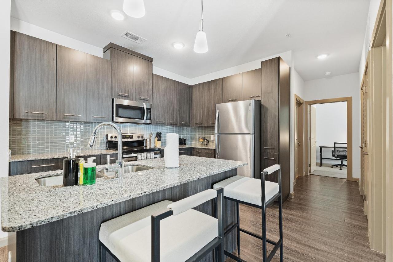 Luxe 3B/2B Getaway - Pool, Gym, Parking, Pet Wash Apartment Leander Ngoại thất bức ảnh