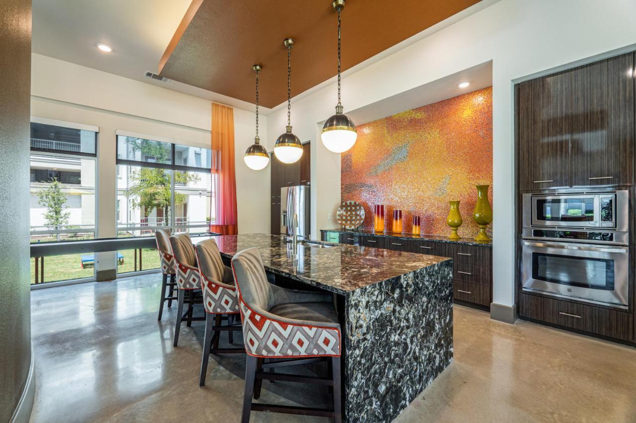 Luxe 3B/2B Getaway - Pool, Gym, Parking, Pet Wash Apartment Leander Ngoại thất bức ảnh