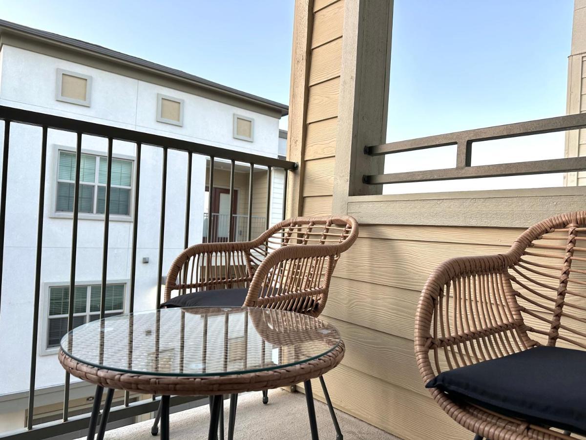 Luxe 3B/2B Getaway - Pool, Gym, Parking, Pet Wash Apartment Leander Ngoại thất bức ảnh