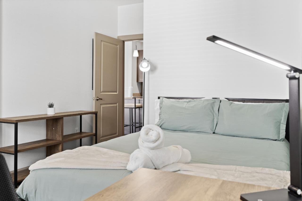 Luxe 3B/2B Getaway - Pool, Gym, Parking, Pet Wash Apartment Leander Ngoại thất bức ảnh