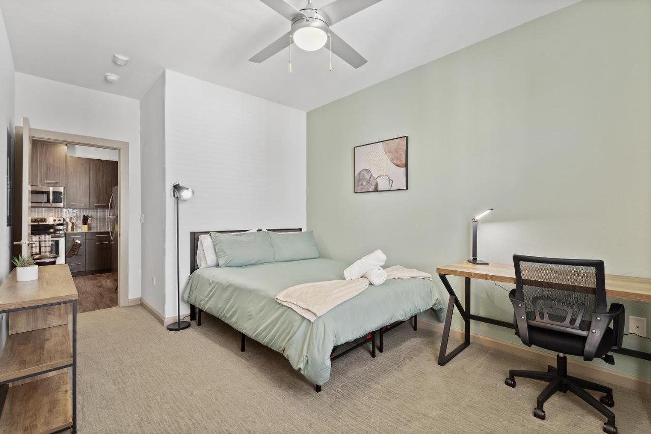 Luxe 3B/2B Getaway - Pool, Gym, Parking, Pet Wash Apartment Leander Ngoại thất bức ảnh